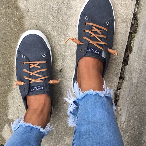 SPERRY TOP SIDER Navy Blue, fits more like a 7 - Picture 14 of 14